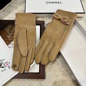 Chanel plush thermal gloves